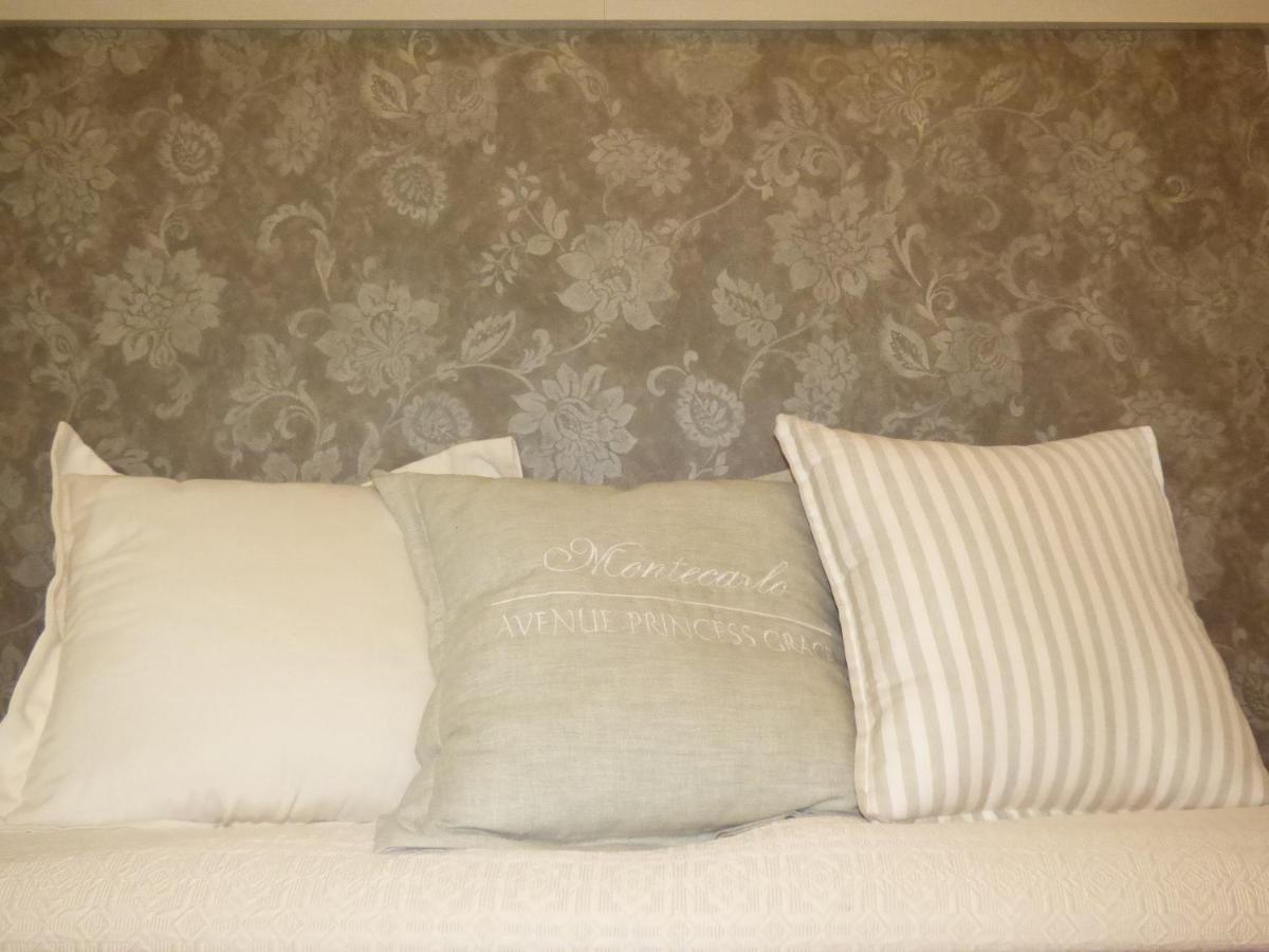 Design Hotel Astra B&B Misano Adriatico Eksteriør billede