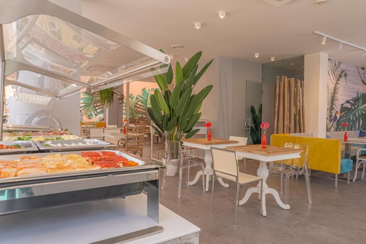 Design Hotel Astra B&B Misano Adriatico Eksteriør billede