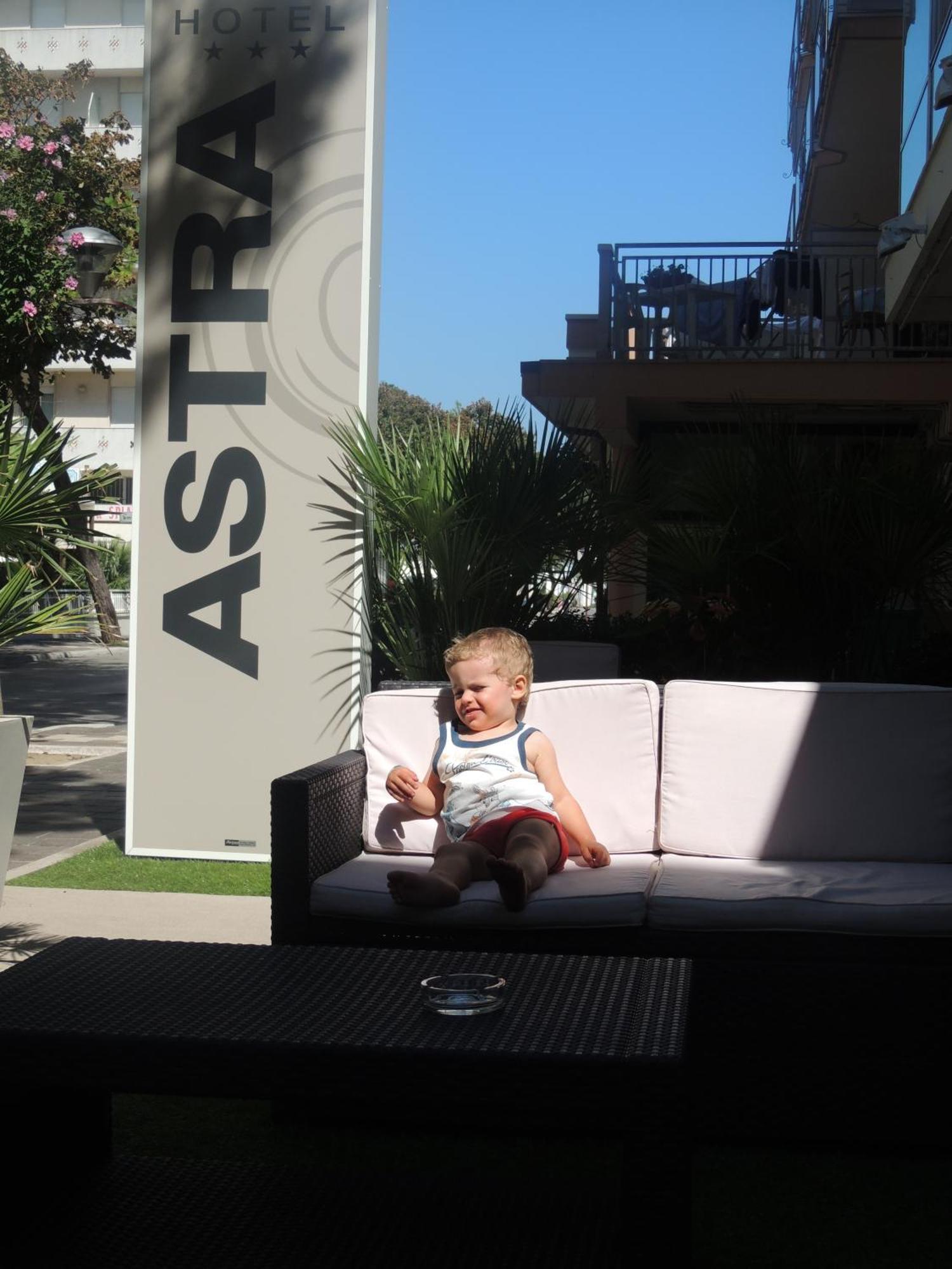 Design Hotel Astra B&B Misano Adriatico Eksteriør billede